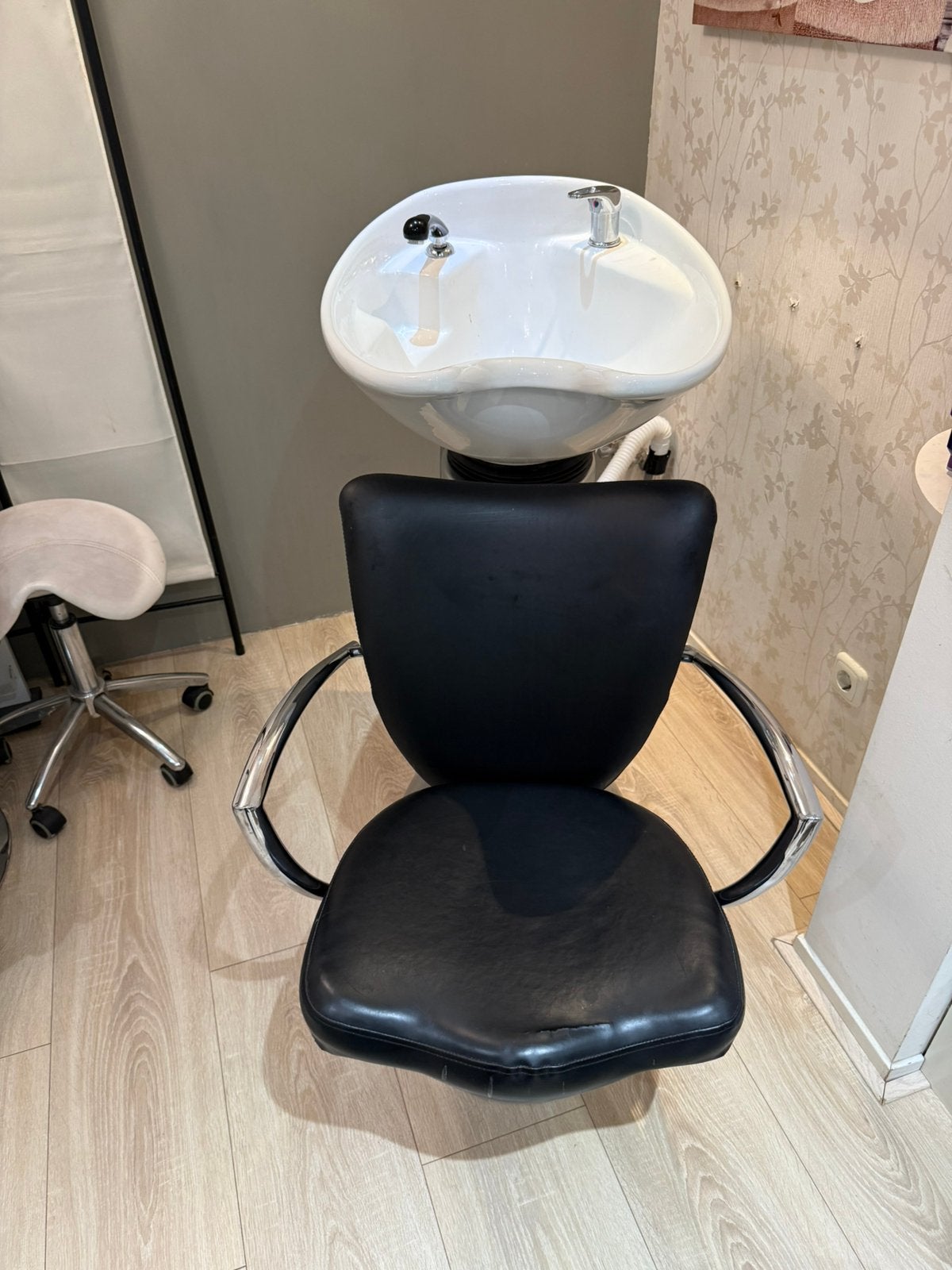 Kapperswasunit te koop – kappersstoel gratis erbij!