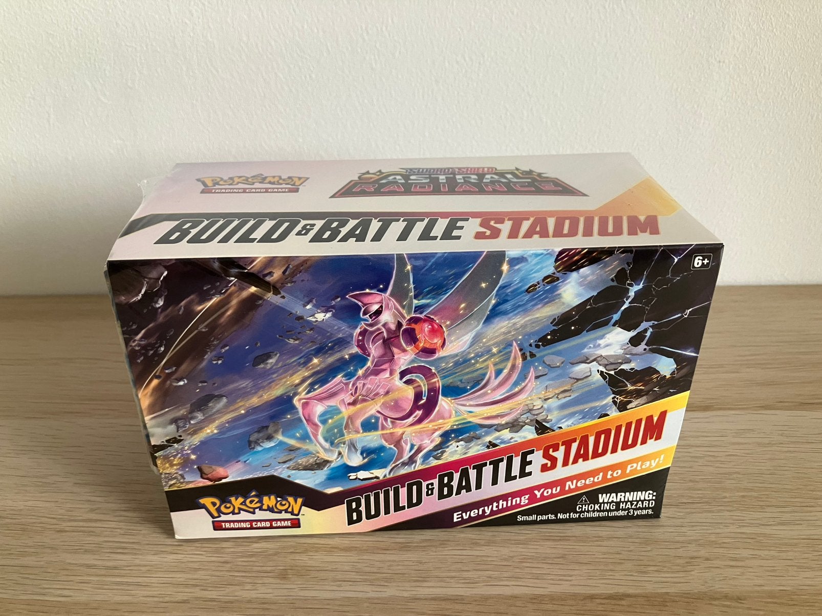 Pokemon Build & Battle Stadium Astral Radiance GESEALD, Ophalen of Verzenden, Nieuw