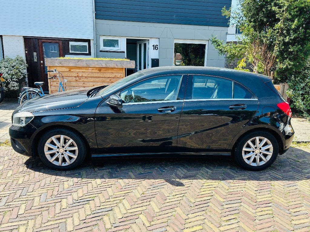 Mercedes-Benz A-Klasse A180 1.6 2014 Zwart, Voorwielaandrijving, Zwart, 4 cilinders, Leder en Stof