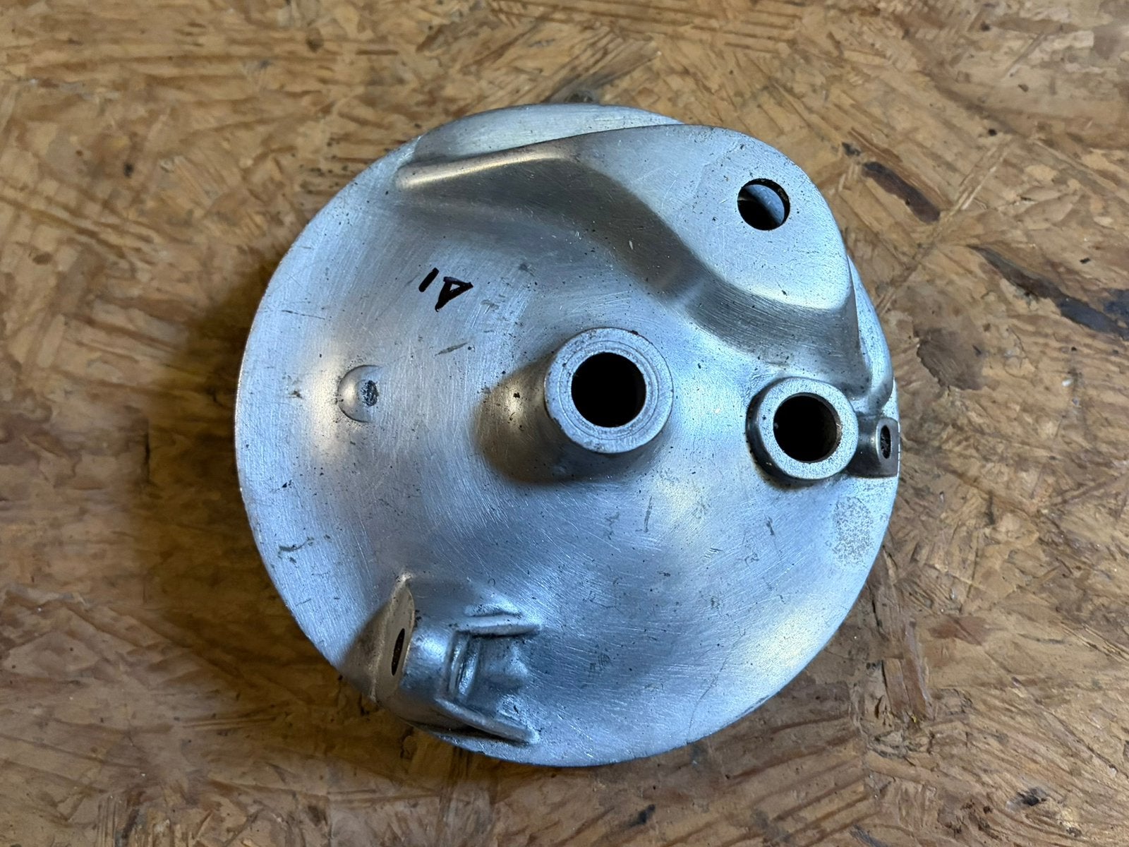 Remankerplaat Achterzijde Tomos 2L / 3L / Puch MV / MS / VS, Verzenden