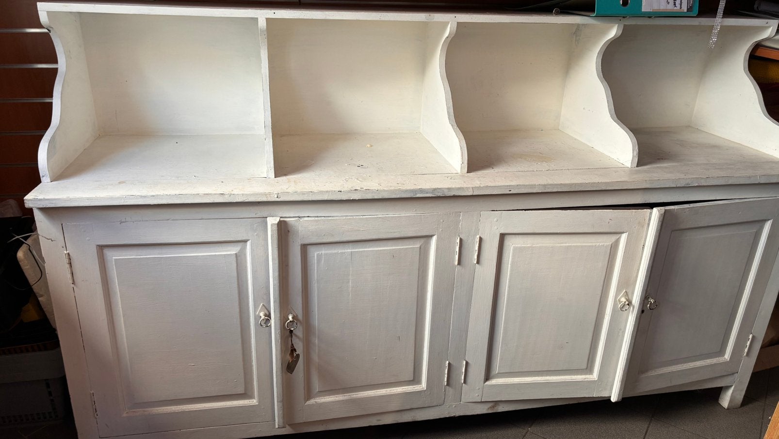 Vintage wit dressoir met open vakken, Ophalen