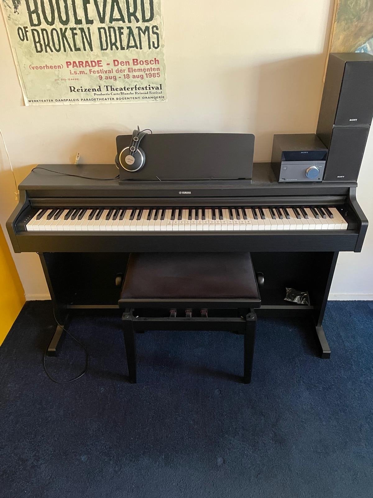 Yamaha elektrische piano - 88 toetsen, incl. koptelefoon en, Muziek en Instrumenten, Piano's, Ophalen, Zwart, Digitaal, Zo goed als nieuw