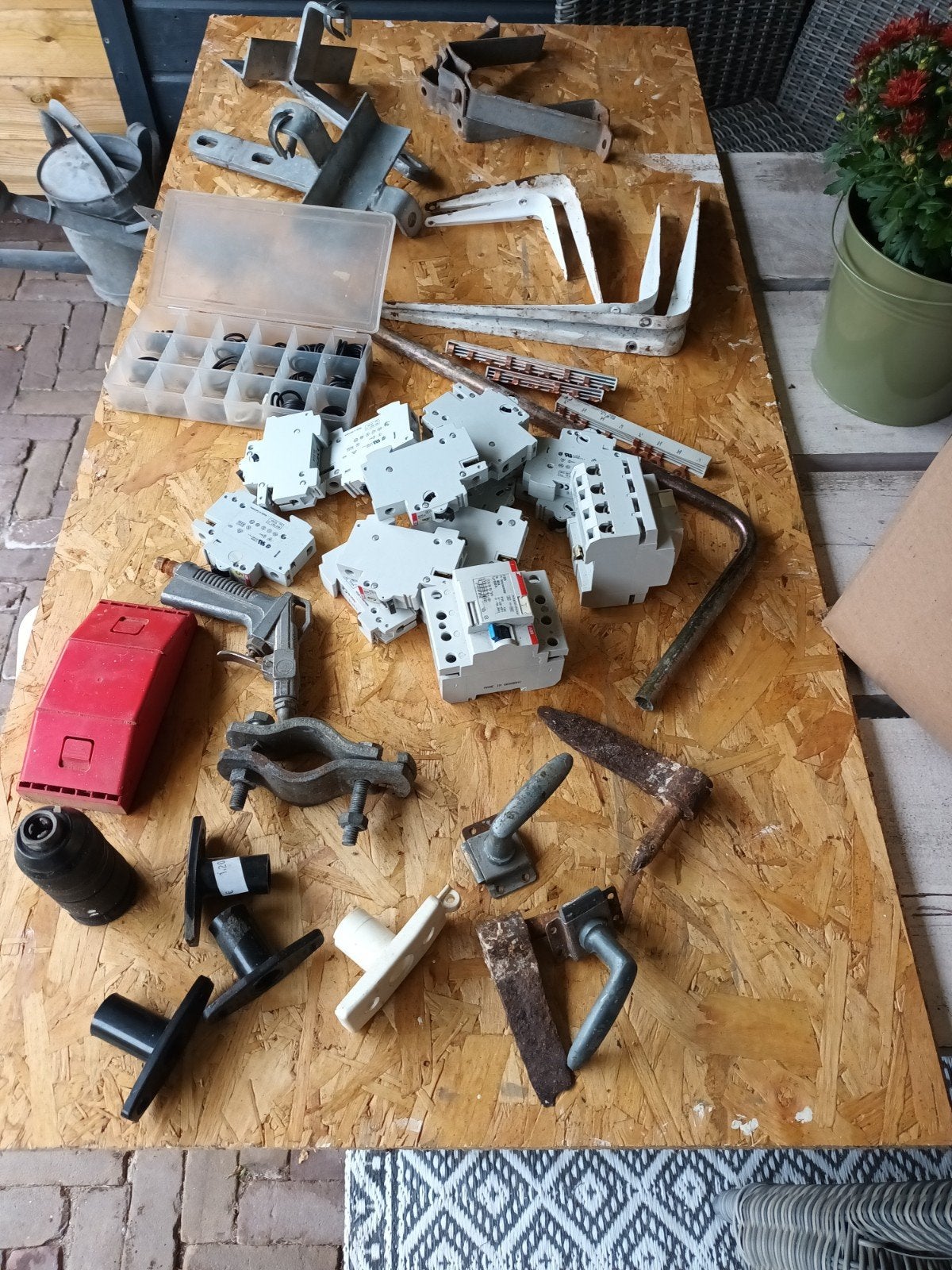 Diverse elektrische onderdelen en bevestigingsmaterialen, Ophalen, Gebruikt, Installatieautomaat