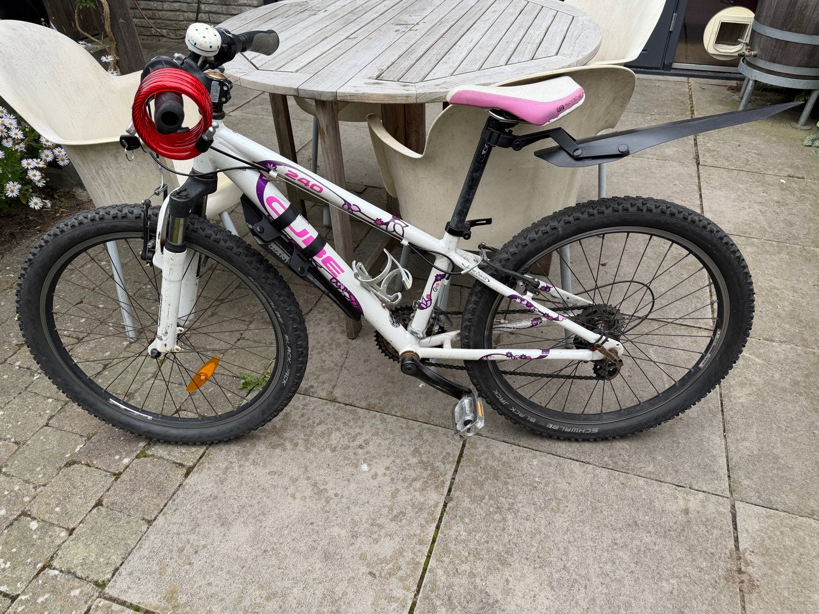Cube 24 inch meisjesmountainbike  - Wit/Paars, Fietsen en Brommers, Ophalen, Velgrem, Handrem, Gebruikt