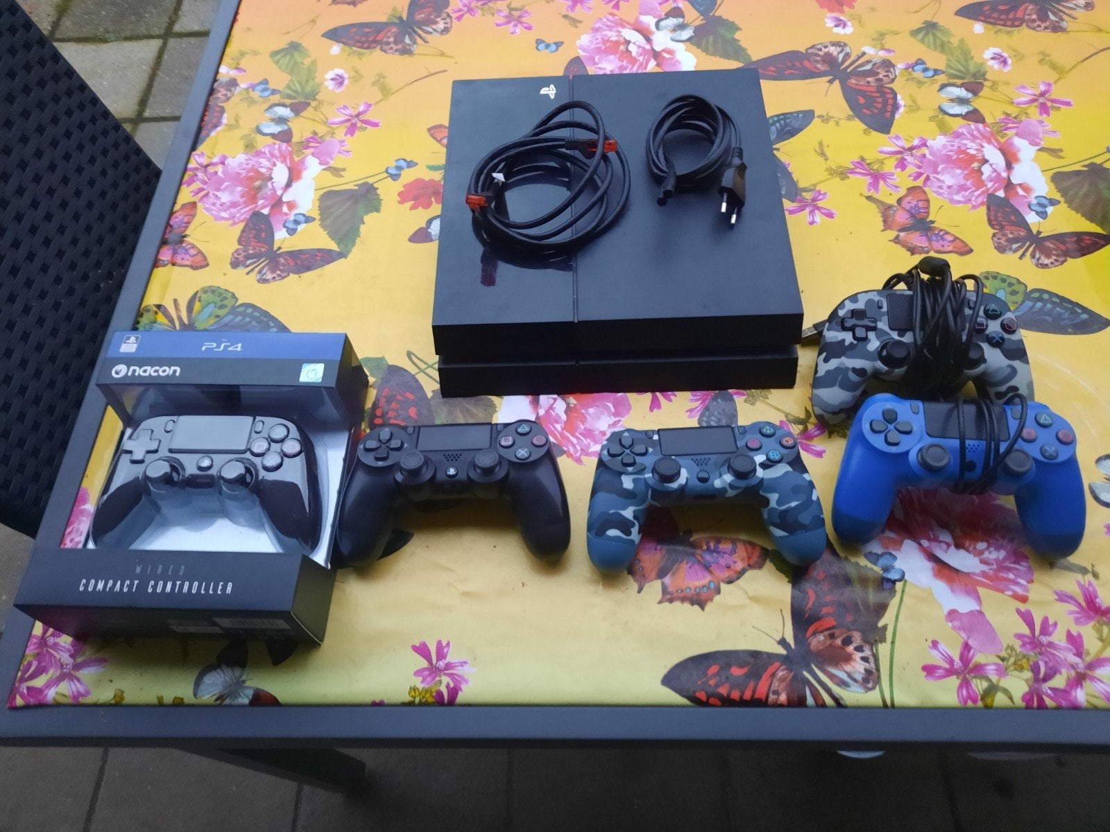 PS4 met 5 controllers en 12 games, Ophalen, Gebruikt, Vanaf 18 jaar, Eén computer