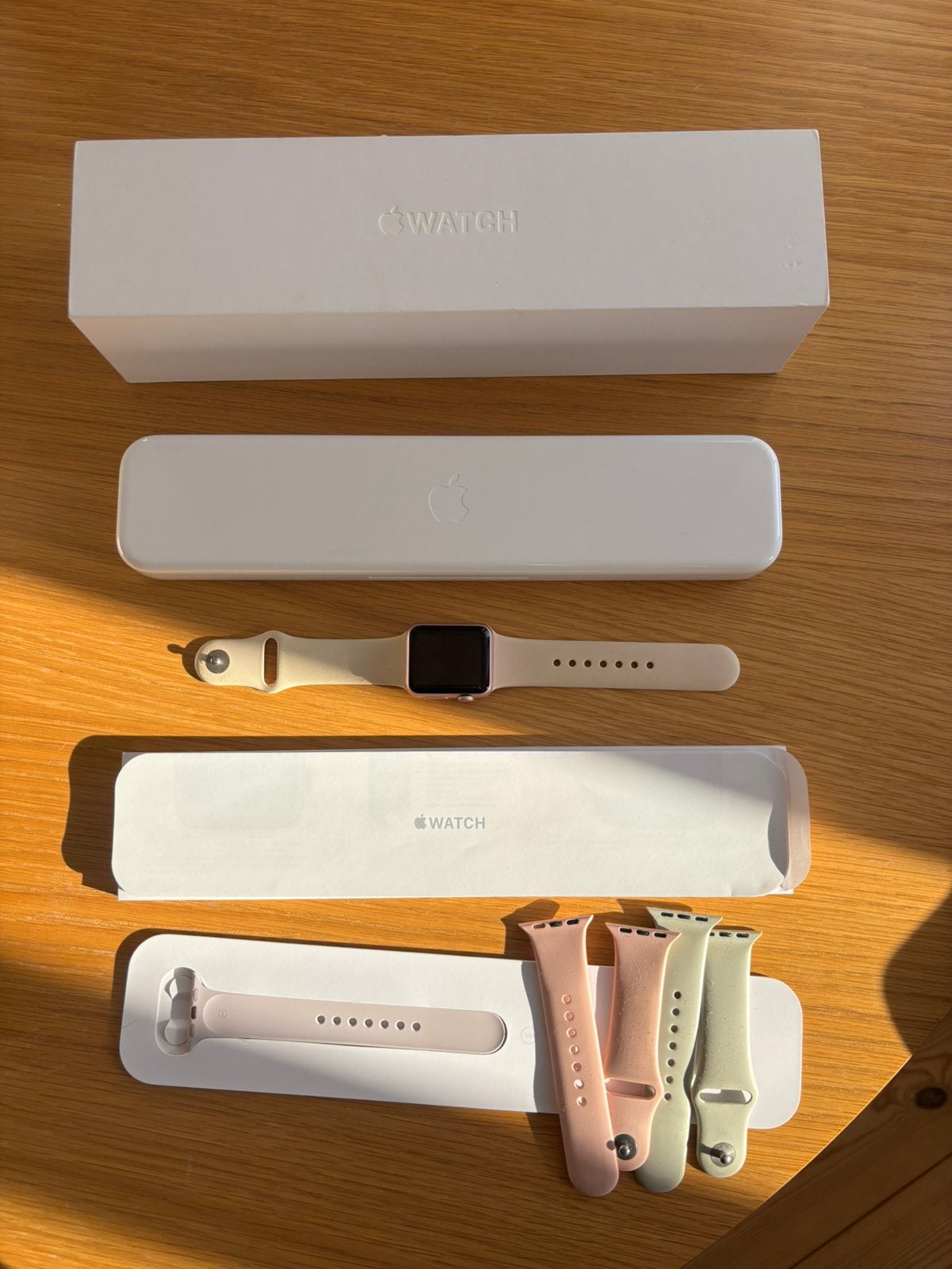 Apple Watch Sport 7000 series rose gold aluminium KAPOT, Ophalen of Verzenden, Gebruikt, Roze, IOS