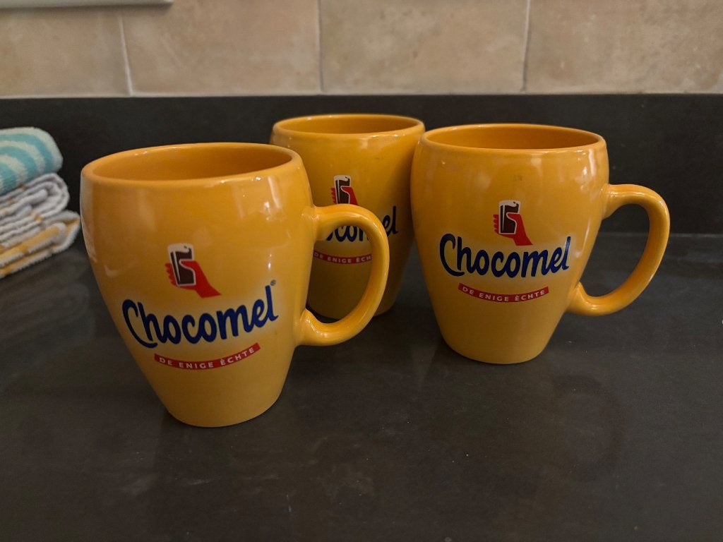 3 chocomel mokken, Ophalen, Zo goed als nieuw, Overige stijlen, Kop(pen) en/of Schotel(s)