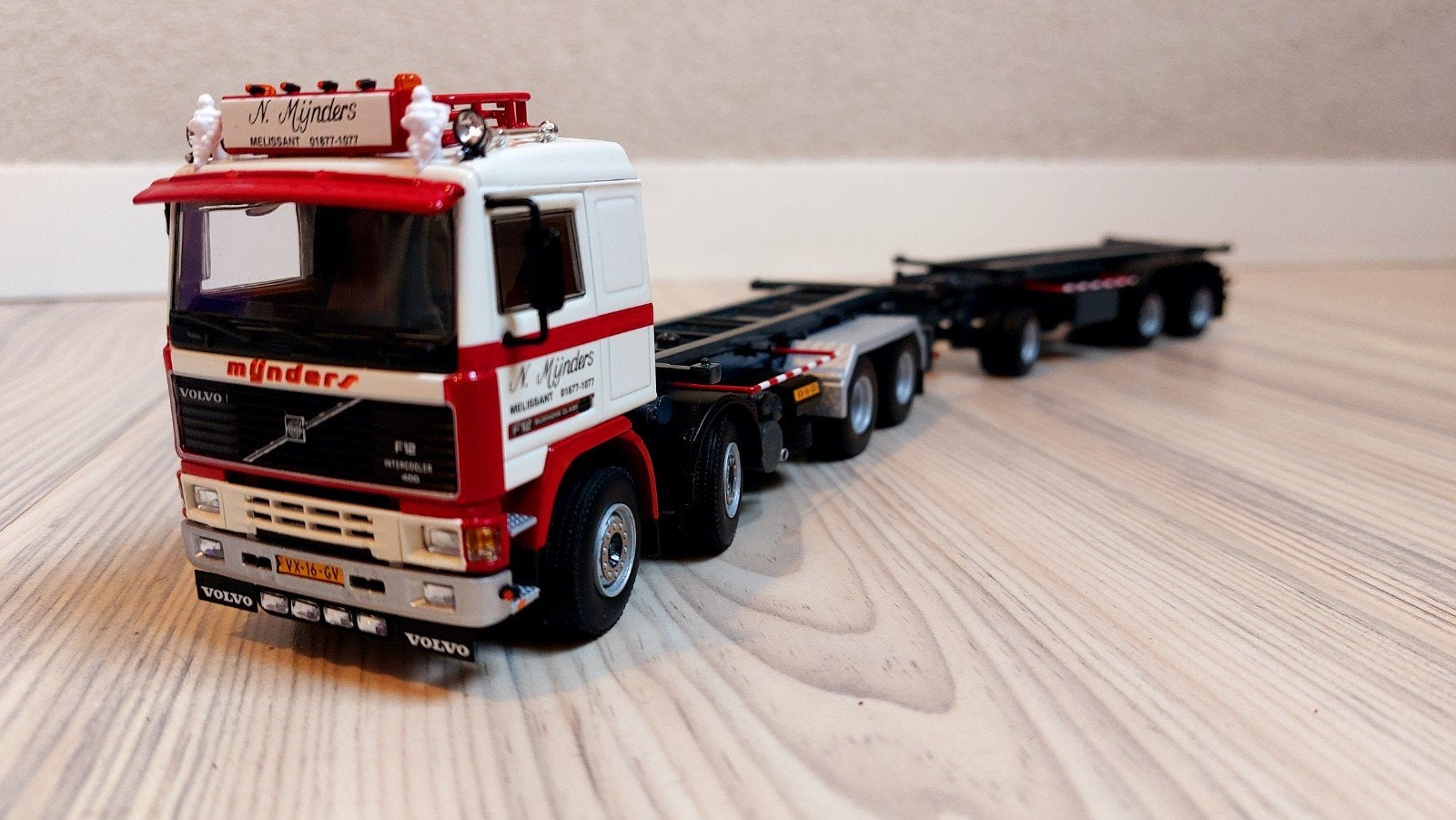 wsi Volvo F12 N. Mijnders container combi nch nieuw, Hobby en Vrije tijd, Modelauto's | 1:50, Ophalen of Verzenden, Nieuw, Bus of Vrachtwagen