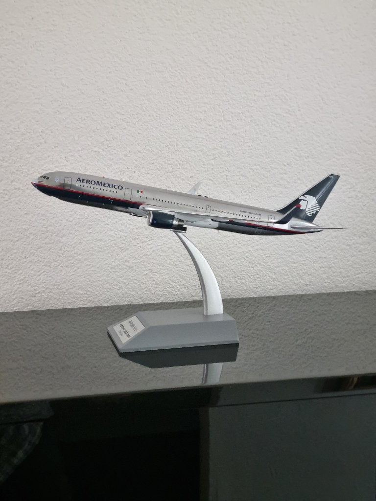 AeroMexico Boeing 767-300 1:200 Diecast Nieuwstaat, Verzamelen, Luchtvaart en Vliegtuigspotten, Ophalen of Verzenden, Nieuw, Schaalmodel