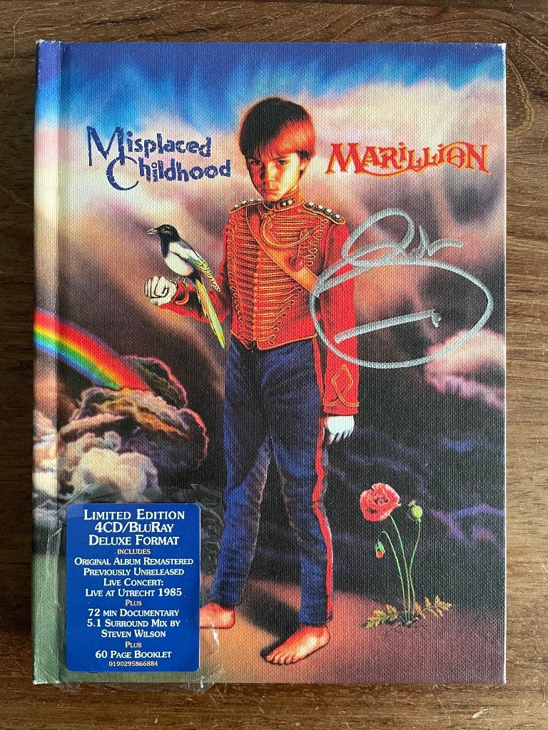 4Cd+BRDvd Marillion Misplaced Childhood GESIGNEERD FISH, Cd's en Dvd's, Cd's | Rock, Boxset, Ophalen of Verzenden, Zo goed als nieuw