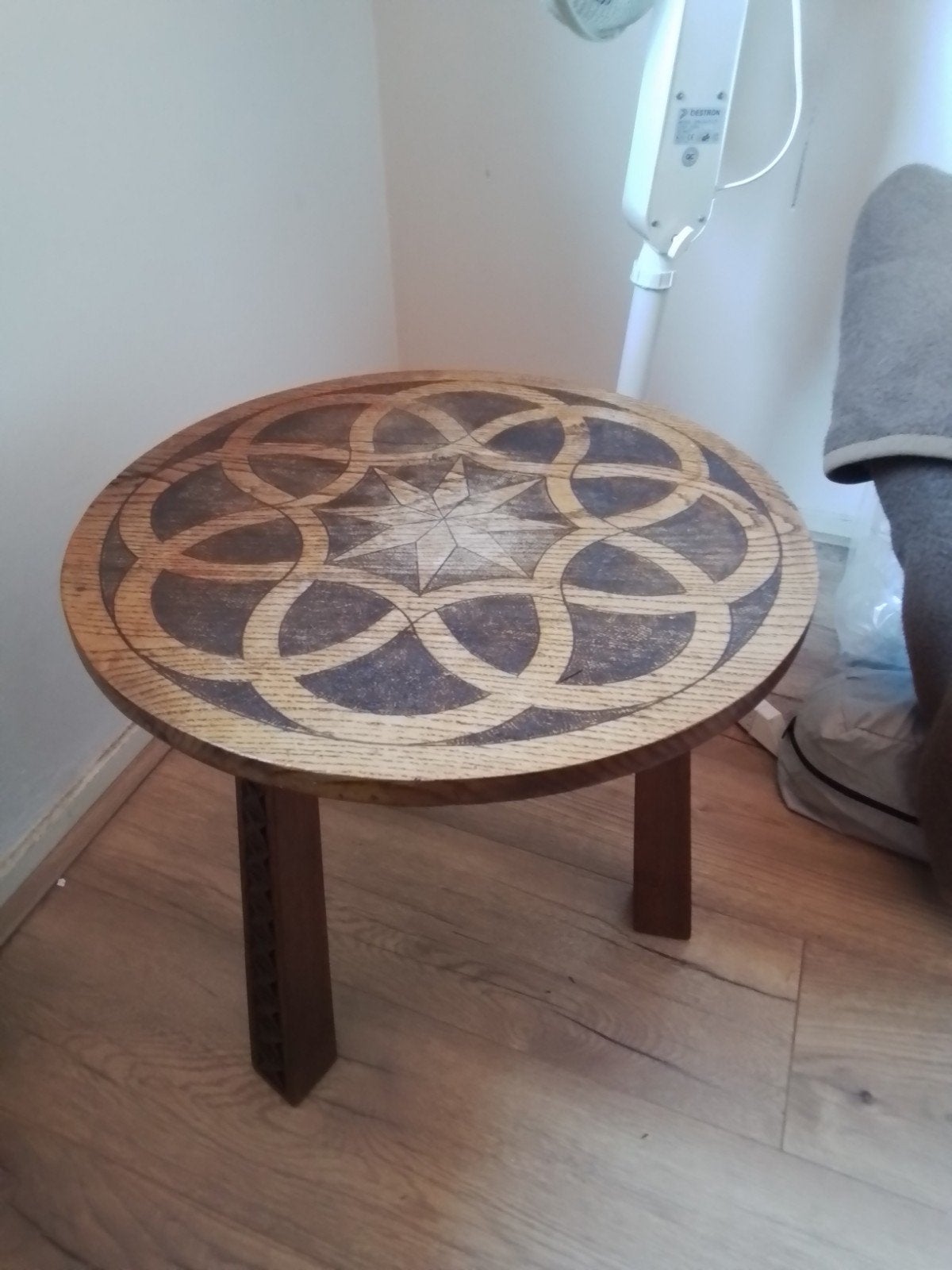 Bijzettafel, Minder dan 55 cm, Gebruikt, Rond, Hout