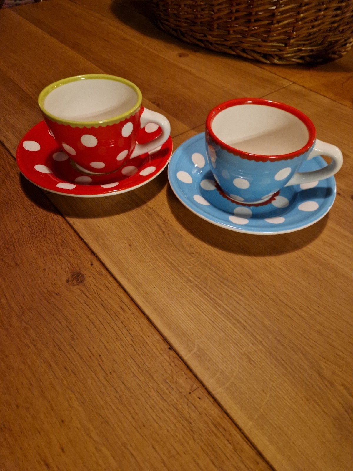 POLKADOT STIPPEN KOP & SCHOTELS SPIEGELBURG, Ophalen of Verzenden, Porselein, Overige stijlen, Kop(pen) en/of Schotel(s)