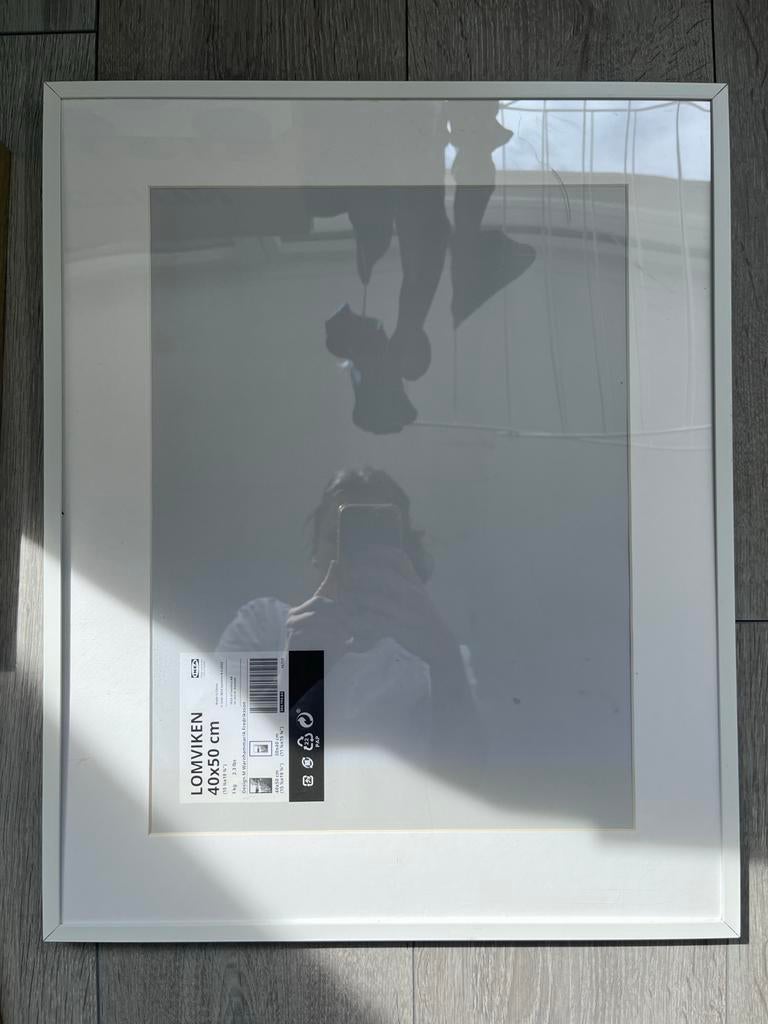 IKEA LOMVIKEN Fotolijst 40x50 cm Wit, Huis en Inrichting, Woonaccessoires | Lijsten, Overige materialen, Minder dan 50 cm, 50 tot 75 cm