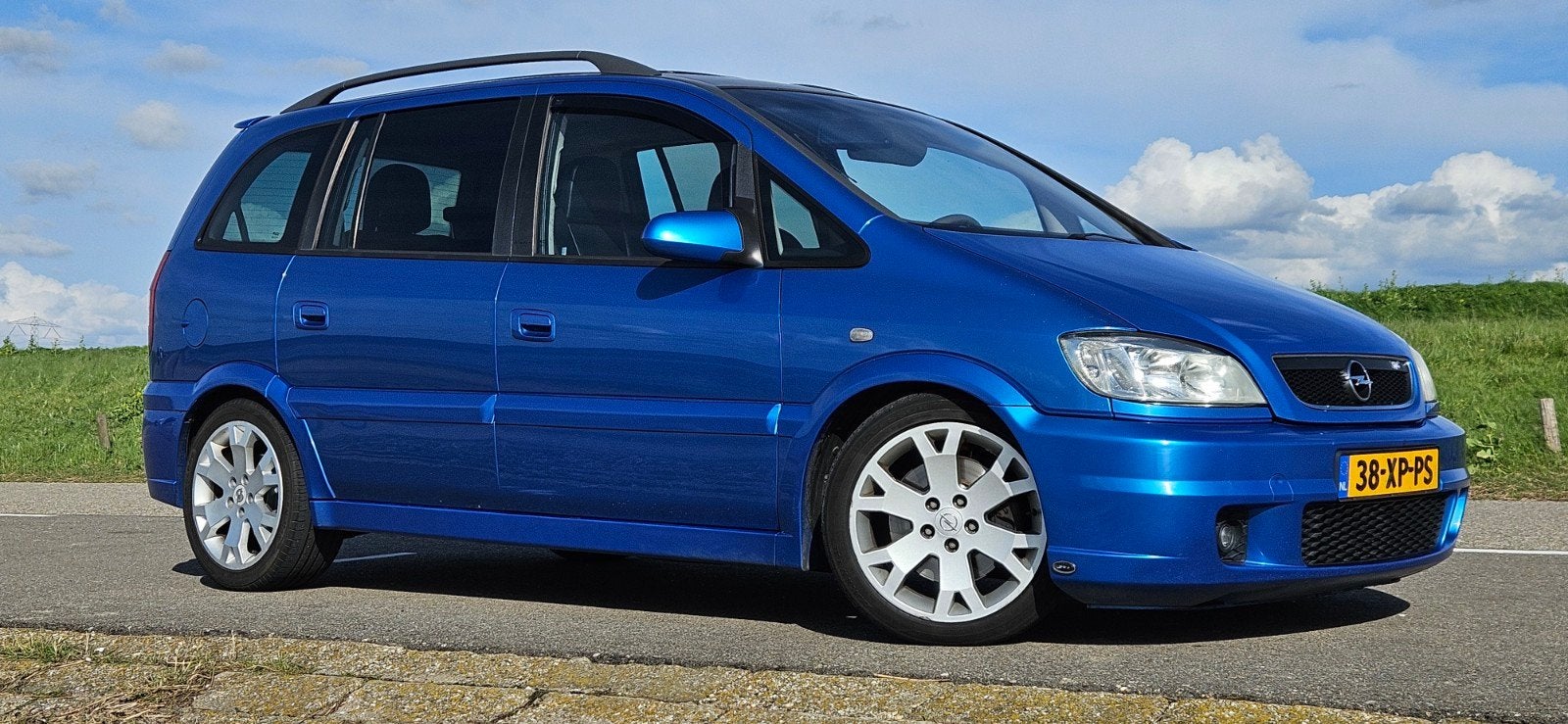 Opel 2002 Blauw, 1998 cc, 1440 kg, 192 pk, Blauw