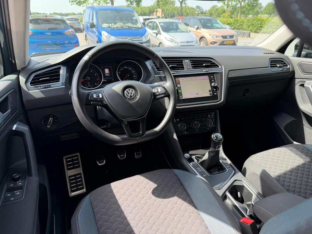 Volkswagen Tiguan 1.5 TSI IQ Drive / Carplay (bj 2020), 4 cilinders, Blauw, Origineel Nederlands, Bedrijf