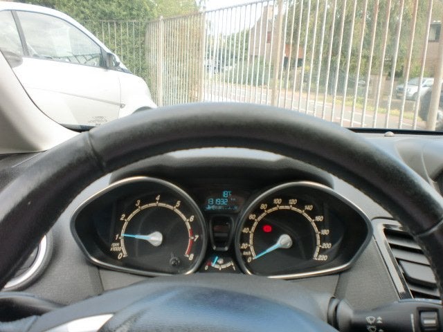 Foto 3 van Ford Fiesta 1.0 ECO BOOST TITANIUM 2015 KM131LEASE€85
