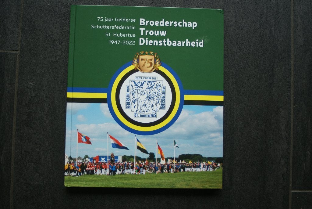 BROEDERSCHAP TROUW DIENSTBAARHEID: 75 jaar Gelderse Schutter, Ophalen of Verzenden, 20e eeuw of later, Zo goed als nieuw