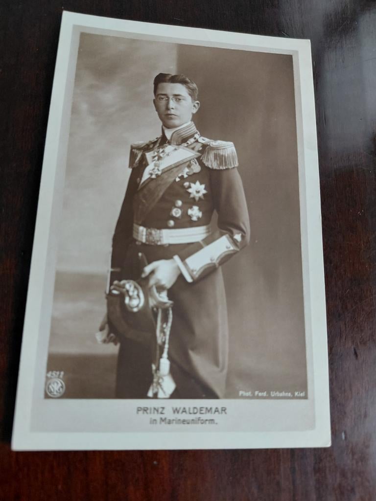 BRIEFKAART  PRINZ WALDAMAR  IN MARINEUNIFORM, Ophalen of Verzenden, Zo goed als nieuw, Buitenland, Kaart, Foto of Prent