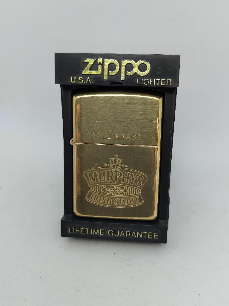 Zippo Solid Brass Murphy's Irish Stout - 1994 - Ongevuurd!, Verzamelen, Ophalen of Verzenden, Zo goed als nieuw, Aansteker