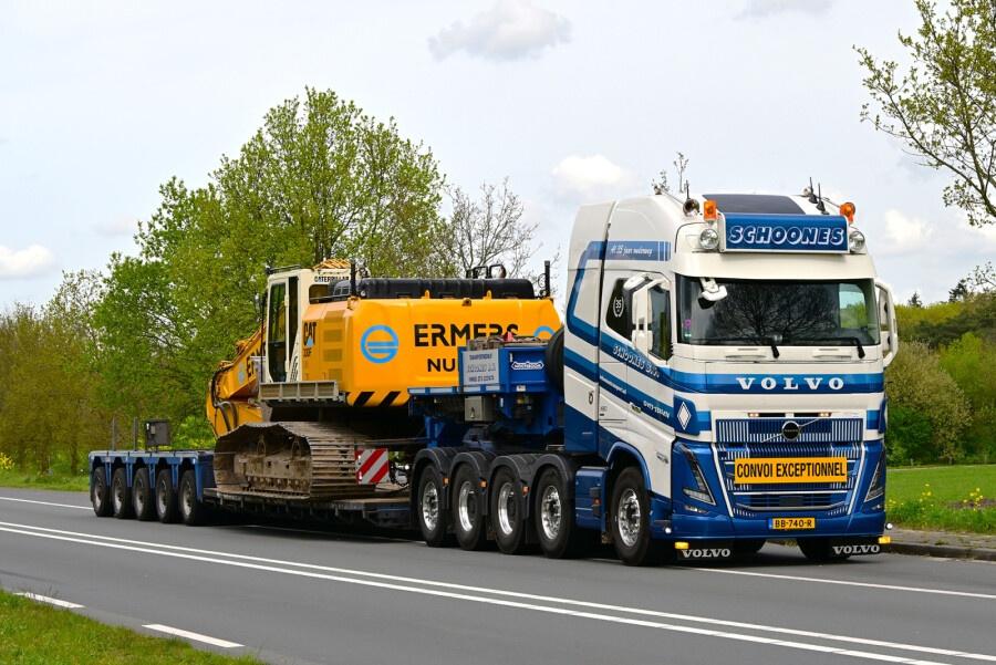 WSI VOLVO FH 05 GLOBETROTTER 10X4 LOW LOADER SCHOONES