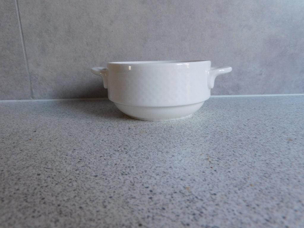 Soepkom 5x10 cm. Tipo (Golfbal structuur) Villeroy & Boch, Huis en Inrichting, Ophalen of Verzenden, Zo goed als nieuw, Overige stijlen