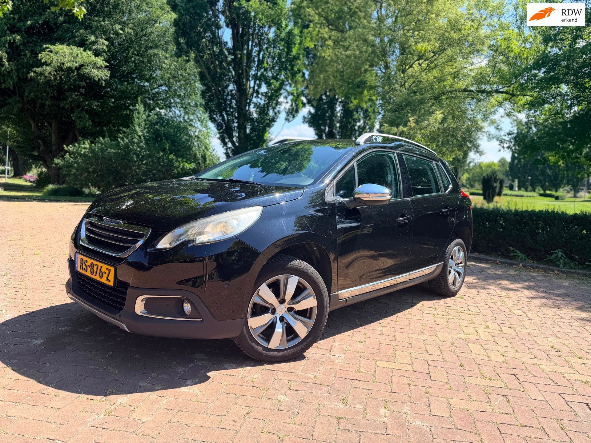 Peugeot 2008 1.2 VTi Allure | Pano | Stoelverw. | Clima | SU, Voorwielaandrijving, Euro 5, Zwart, 1199 cc