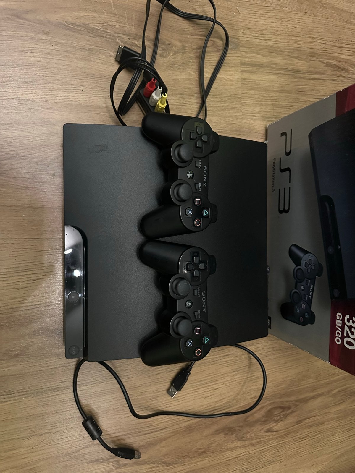 PlayStation 3 Slim 320GB en playstation 4, Spelcomputers en Games, Spelcomputers | Sony PlayStation 3, Gebruikt, Met 2 controllers