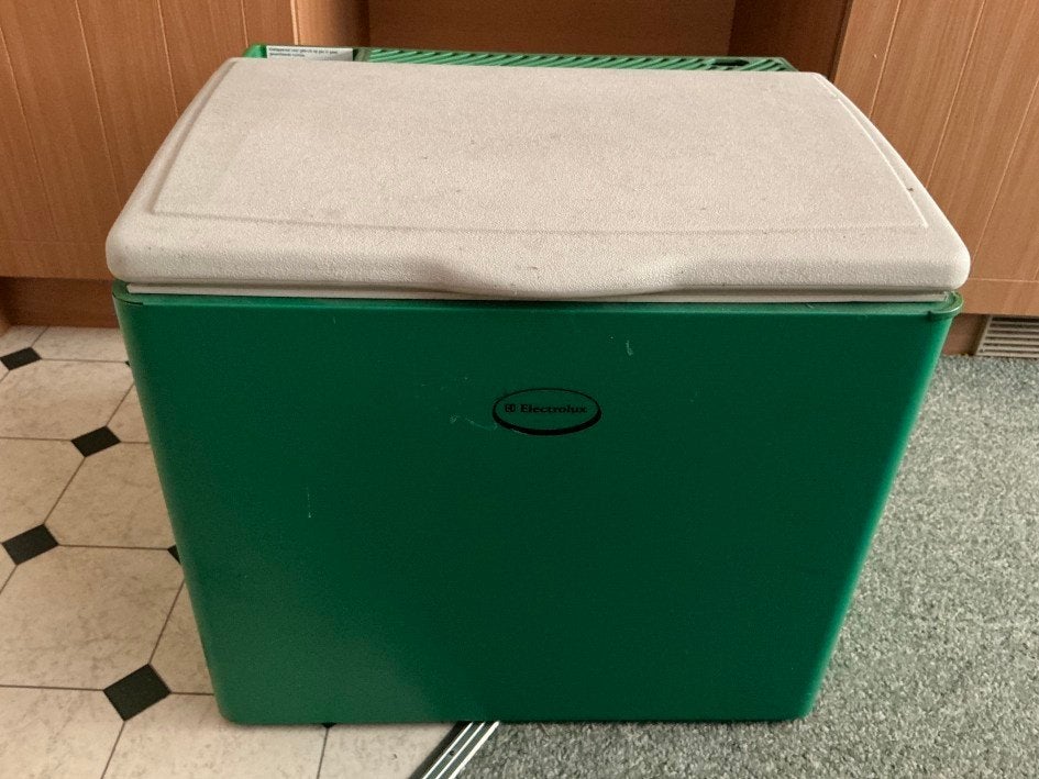 Electrische koelbox (50x43x44 cm), Caravans en Kamperen, Ophalen, Gebruikt, Koelbox, Elektrisch