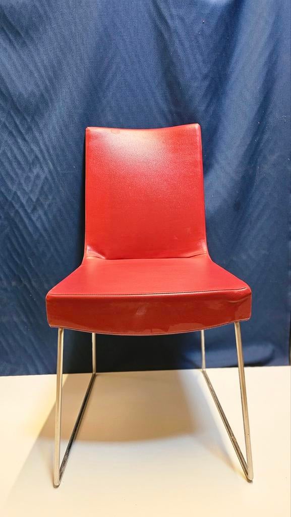 Montis Jim eettafel/vergaderstoel buffaloleer bordeauxrood, Ophalen
