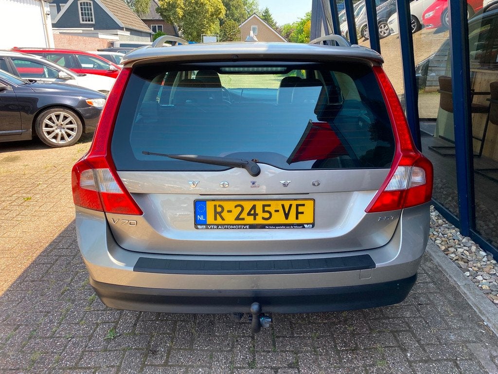 Volvo V70 2.5T Kinetic LPG G3 / TREKHAAK / YOUNGTIMER, Auto's, Voorwielaandrijving, Zwart, Stoelverwarming, Leder en Stof