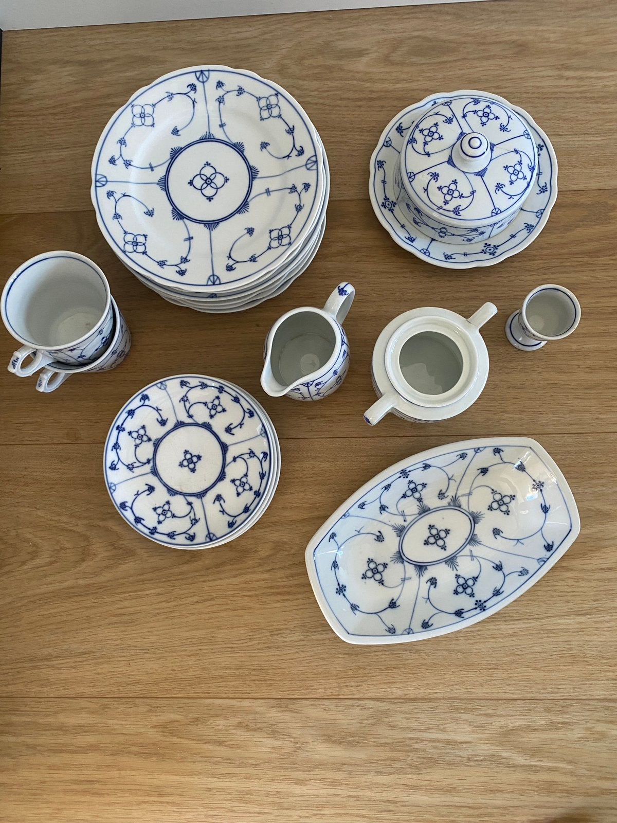 Blau Saks servies, zonder keurmerk. Porselein, Ophalen, Gebruikt, Porselein, Overige stijlen