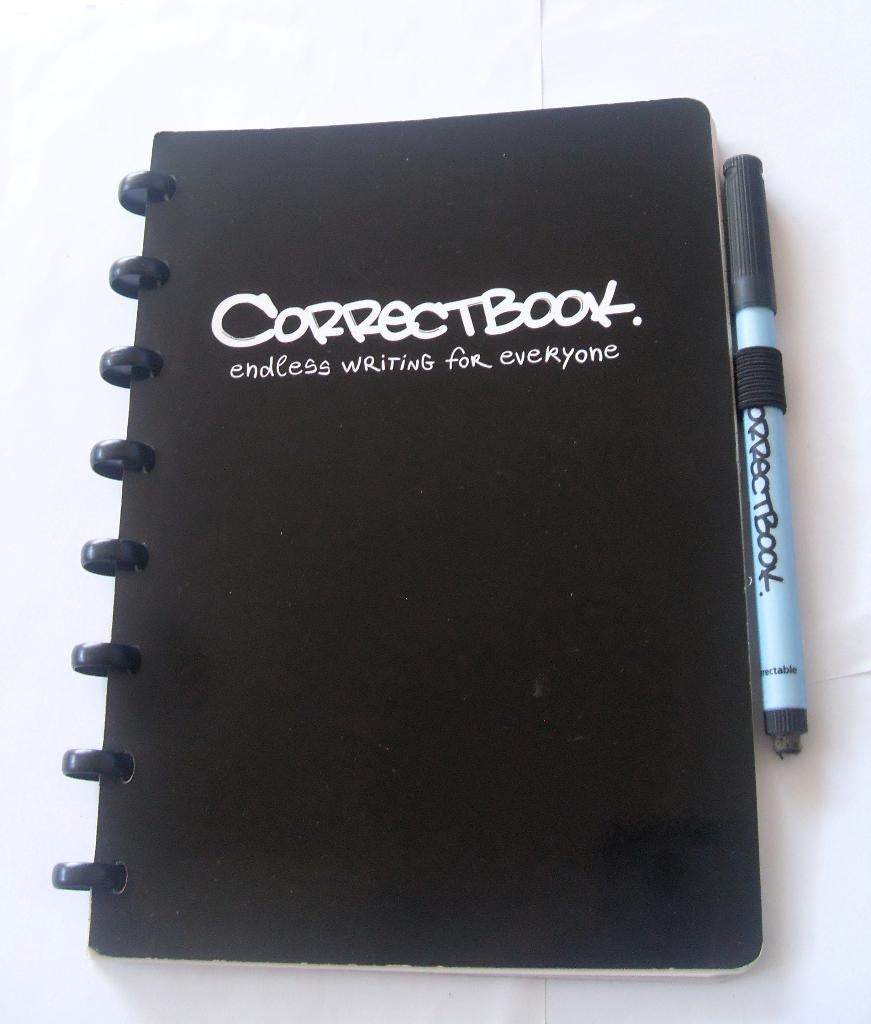 Correctbook zwart lijntjes & blanco pagina's & pen & spons, Ophalen of Verzenden, Zo goed als nieuw