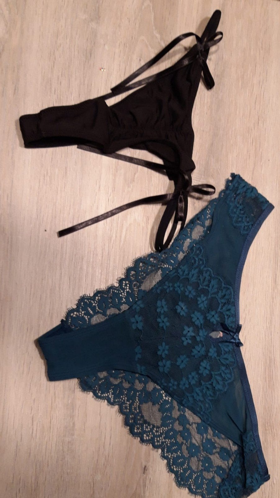 Zwarte en groene string (S en M), Kleding | Dames, Ondergoed en Lingerie, Verzenden, Zwart, String