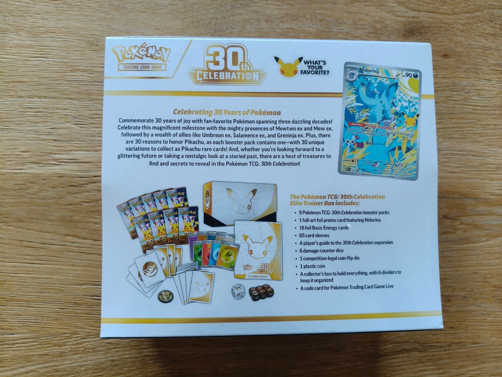 Foto 3 van Pokémon TCG: 30th Celebration Elite Trainer Box