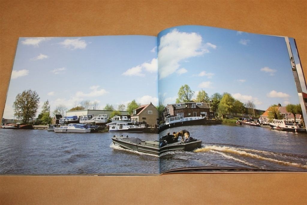 Leeuwarden vanaf het Water — Fotoboek in Kleur, Ophalen of Verzenden, Gelezen