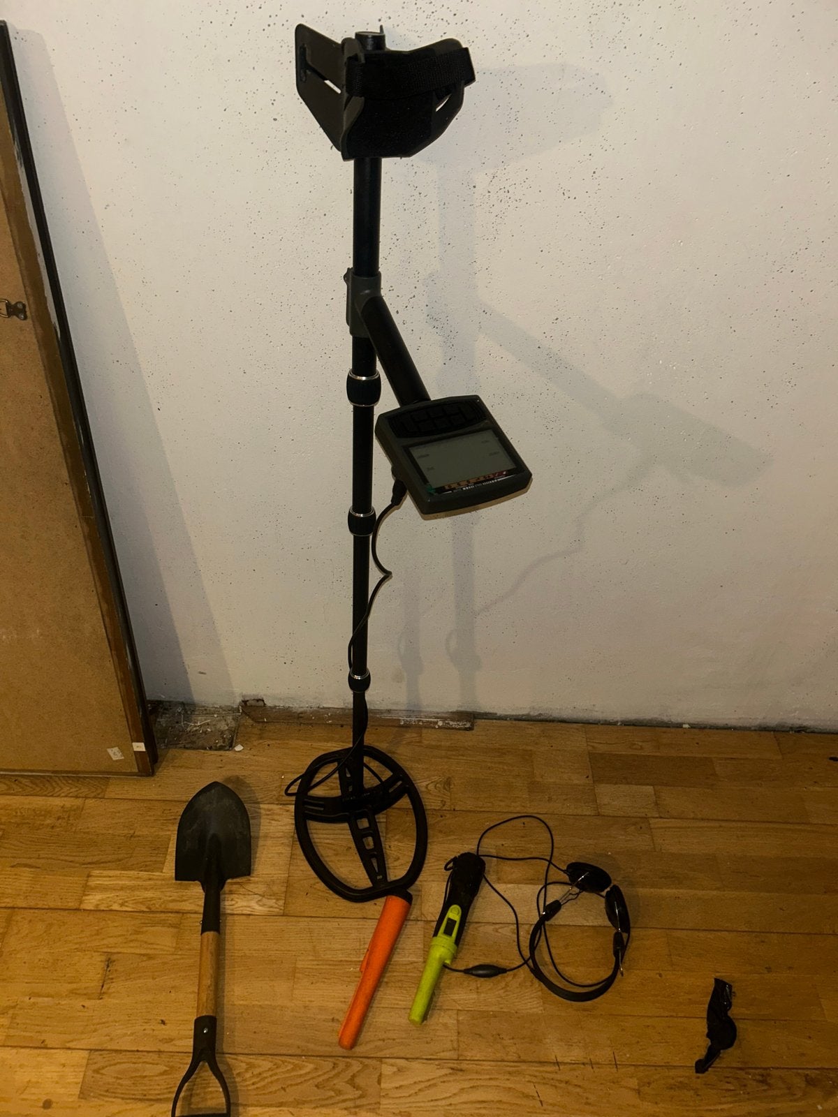 Metaaldetector met accessoires - Zo goed als nieuw, Meer dan 30 cm, Ophalen of Verzenden, Zo goed als nieuw, Minelab