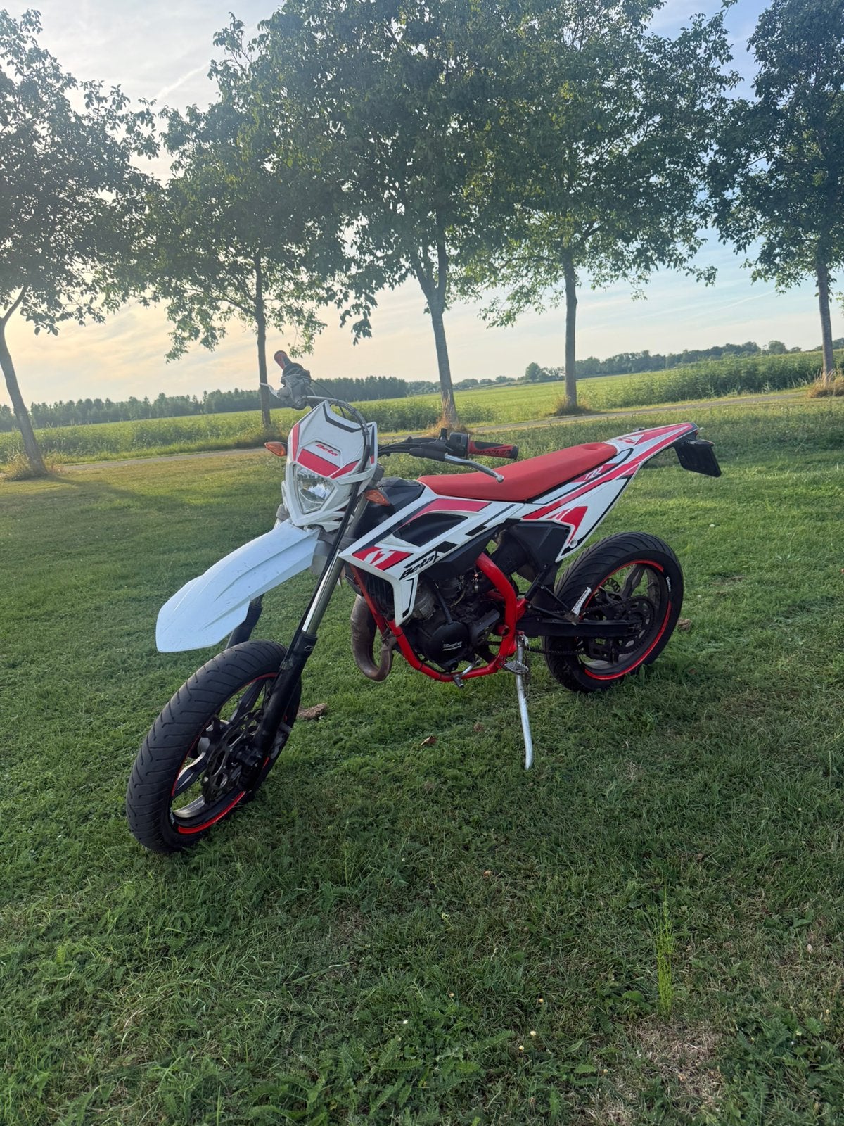 Beta rr 50 motard 2023, Fietsen en Brommers, Brommers | Crossbrommers, 6 versnellingen, Zo goed als nieuw, 50 cc, Ophalen