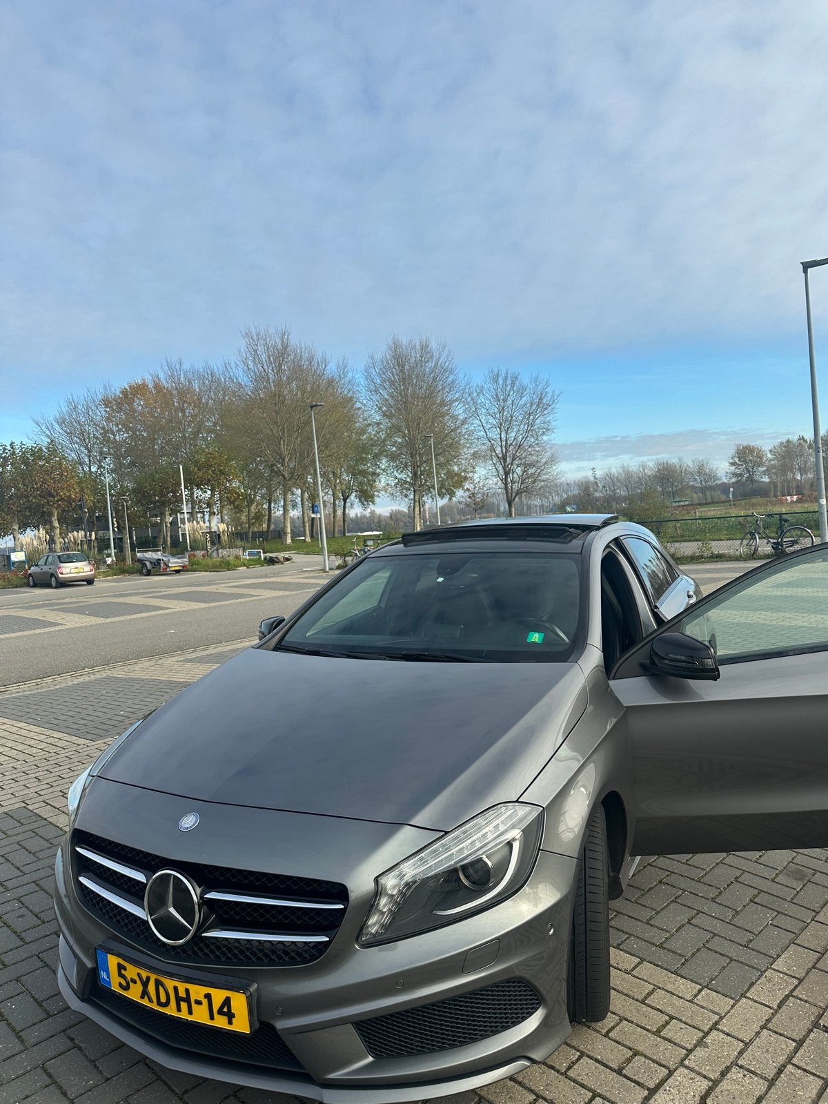 Mercedes-Benz A-Klasse A180 1.6 Blue EFF Aut7 2014 Grijs, Auto's, Mercedes-Benz, 1295 kg, 4 cilinders, 122 pk, 1200 kg