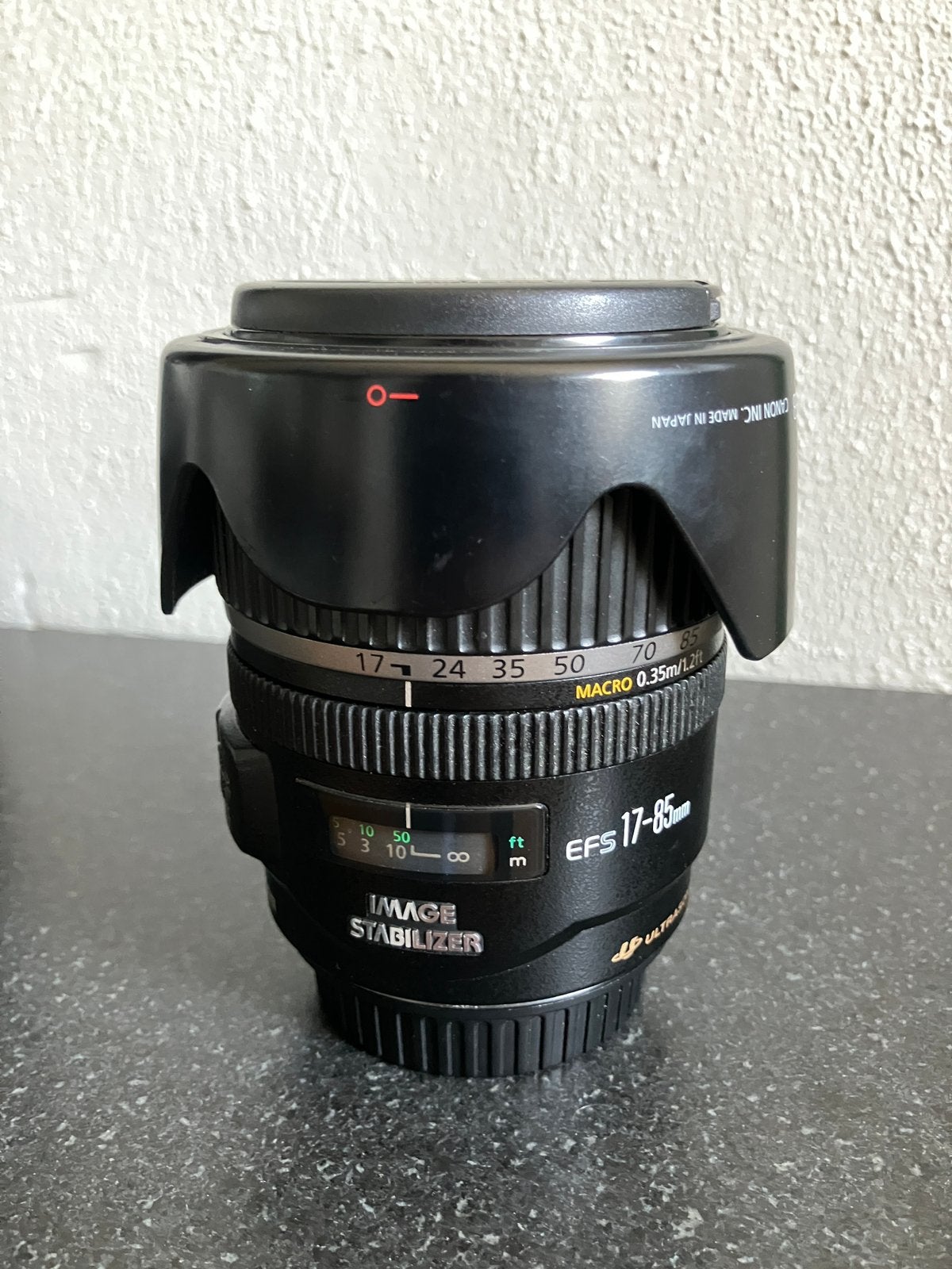 Canon EF-S 17-85mm IS USM - incl. zonnekap en lensdoppen, Canon, Macrofunctie, Ophalen of Verzenden, Zo goed als nieuw