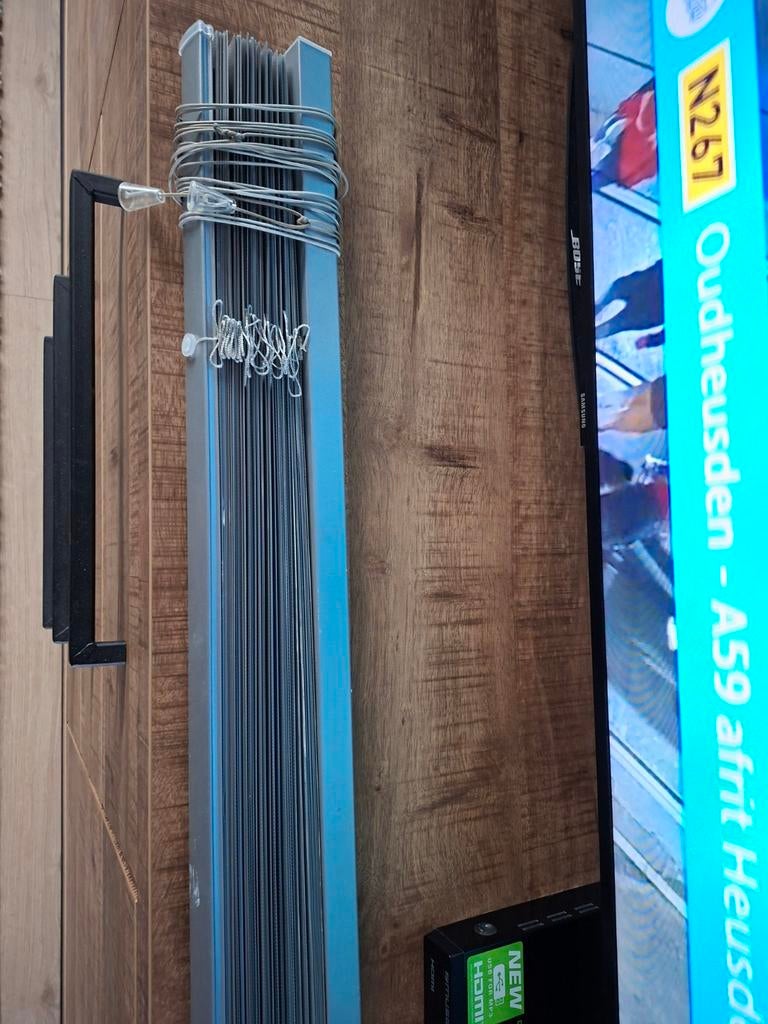 2x Luxaflex 25 mm grijs geperforeerd, Ophalen, Grijs, 50 tot 100 cm, 150 tot 200 cm