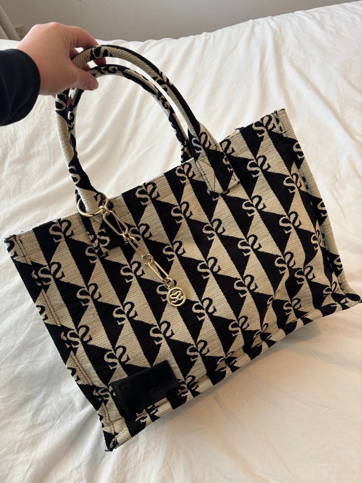 Sandro Shopper Tas Logo Crème Beige Zwart ZGAN, Ophalen of Verzenden, Zo goed als nieuw, Zwart, Shopper