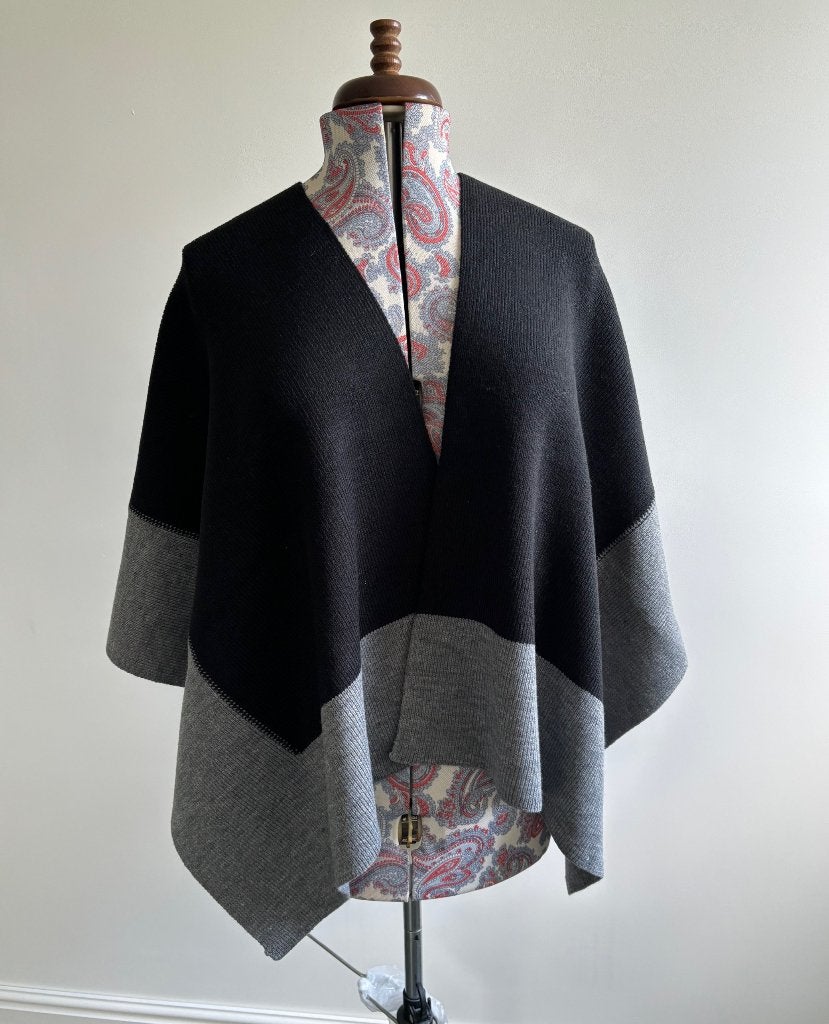 Grote Omslagdoek Poncho Sjaal Hele Dikke Kwaliteit, Kleding | Dames, Ophalen of Verzenden, Zo goed als nieuw, Maat 42/44 (L)