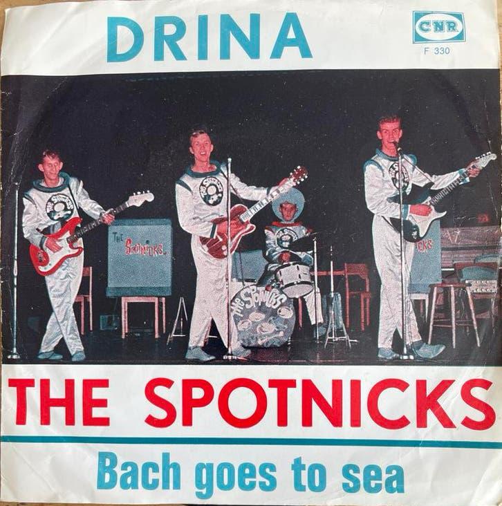 The Spotnicks - Drina / Bach goes to sea (7 inch vinyl), Gebruikt, 7 inch, Ophalen of Verzenden, Poprock