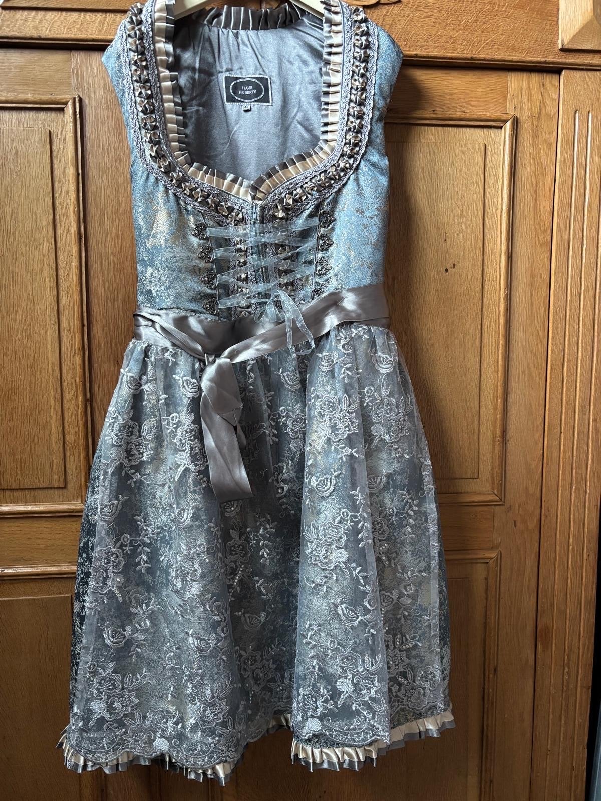 Prachtige Dirndl van Haus Huberts - Maat 48, Ophalen of Verzenden, Zo goed als nieuw, Maat 46/48 (XL) of groter, Overige thema's