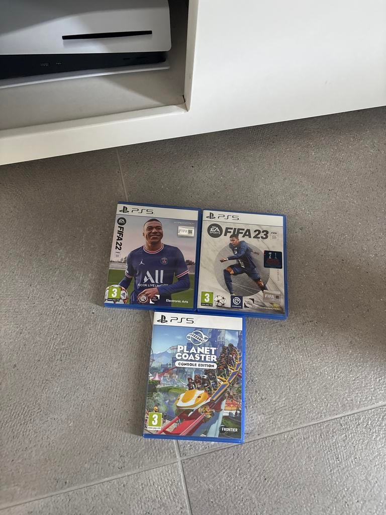 PS5 Games: FIFA 22, FIFA 23 & Planet Coaster, Eén computer, Ophalen of Verzenden, Zo goed als nieuw, Sport