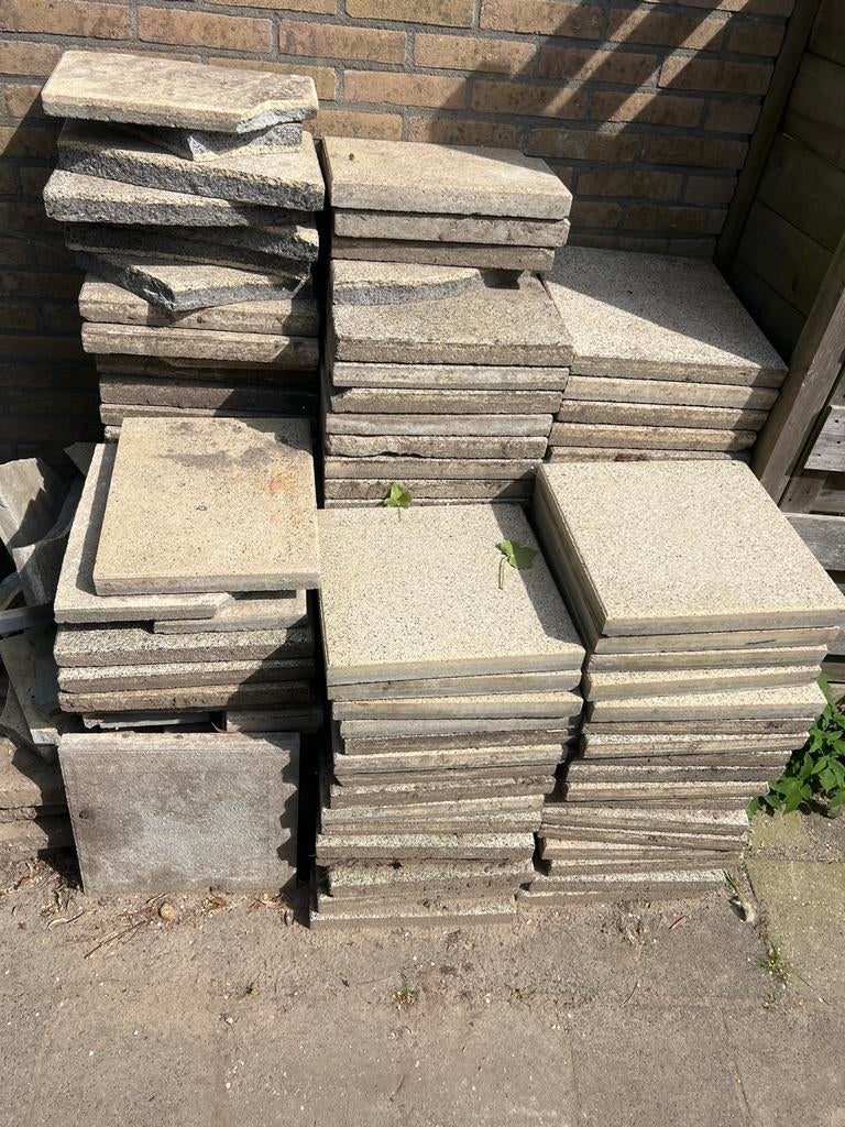 GRATIS Gebruikte terrastegels, gespikkeld, Tuin en Terras, Ophalen, Gebruikt, 10 m² of meer, Beton