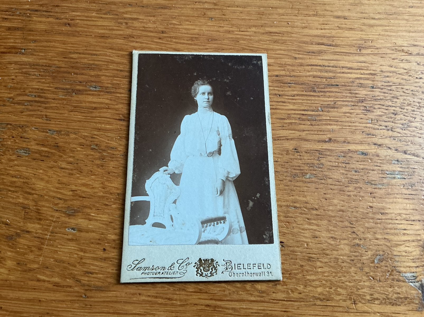 O436 vrouw, Ophalen of Verzenden, Voor 1940, Zo goed als nieuw