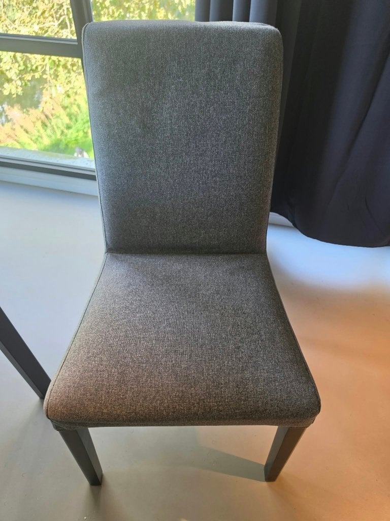 IKEA BERGMUND Stoel - Zwart/Gunnared middengrijs, Hout, Ophalen of Verzenden, Zo goed als nieuw, Vier