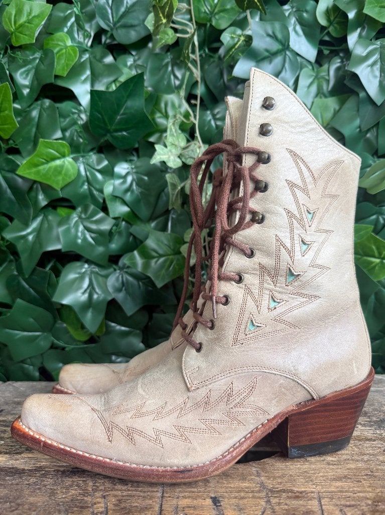 bijna nieuwe victoriaanse veterlaarsjes van Sancho maat 37, Beige, Sancho, Lage of Enkellaarzen, Ophalen of Verzenden