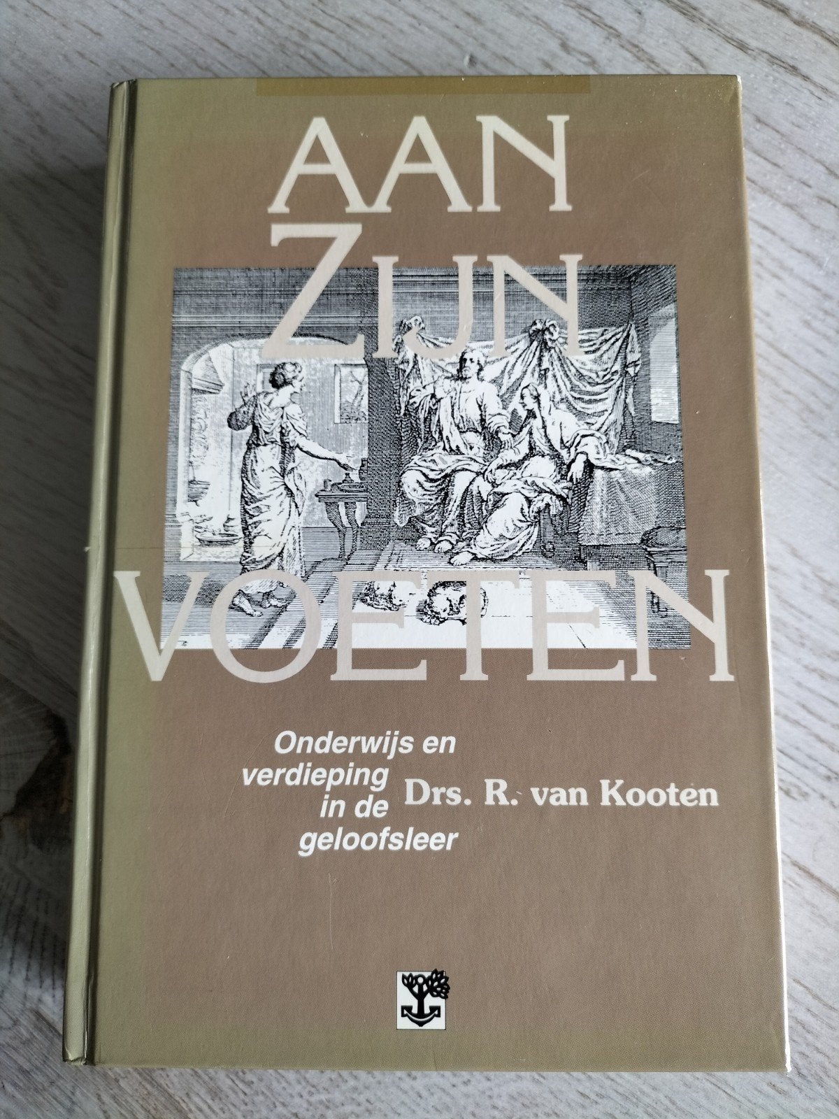 R. van Kooten - Aan zijn voeten, Boeken, Ophalen of Verzenden, Zo goed als nieuw, R. van Kooten